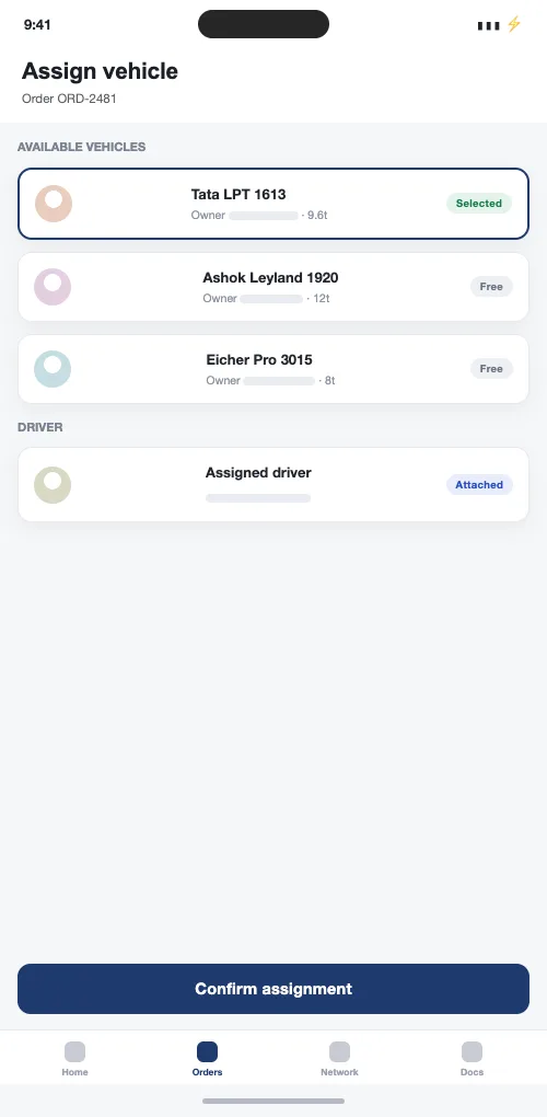 Assignment screen showing available vehicle owners and their trucks, with the selected vehicle and driver attached to the order.
